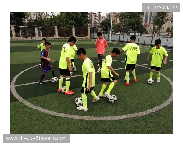 青少年足球装备挑选法则:安全性与成长需求平衡术 青少年足球装备挑选法则:安全性与成长需求平衡术